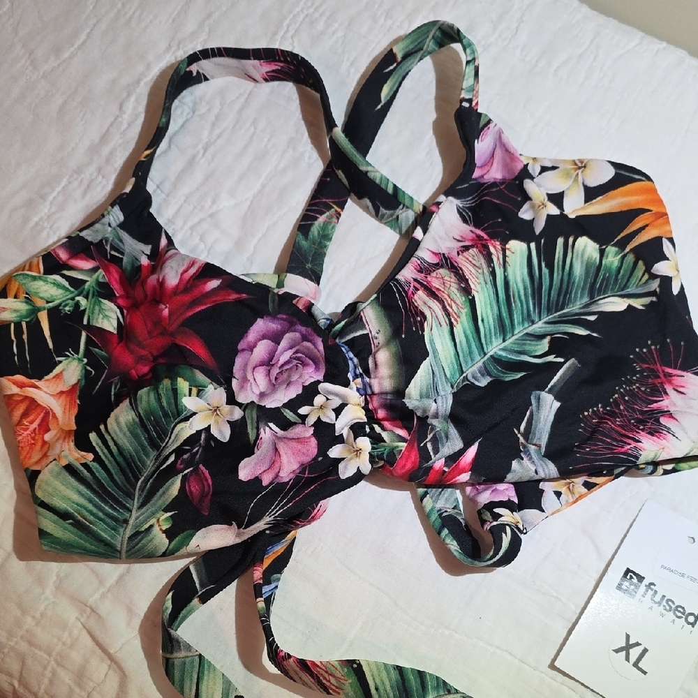 Fused Hawaii Paradise Feels Print Kohanaiki Top